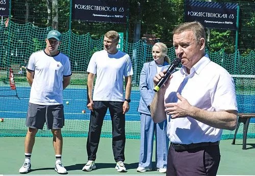 Быть победителем — значит каждый день выбирать большее. Рождественская 63 — официальный спонсор Кубка мэра по теннису 2026